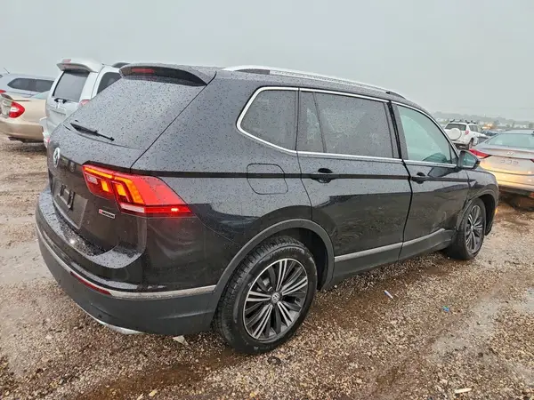 3VV2B7AX0KM024422 — 2019 Volkswagen Tiguan, фото 3 с аукциона Copart, Боковая часть