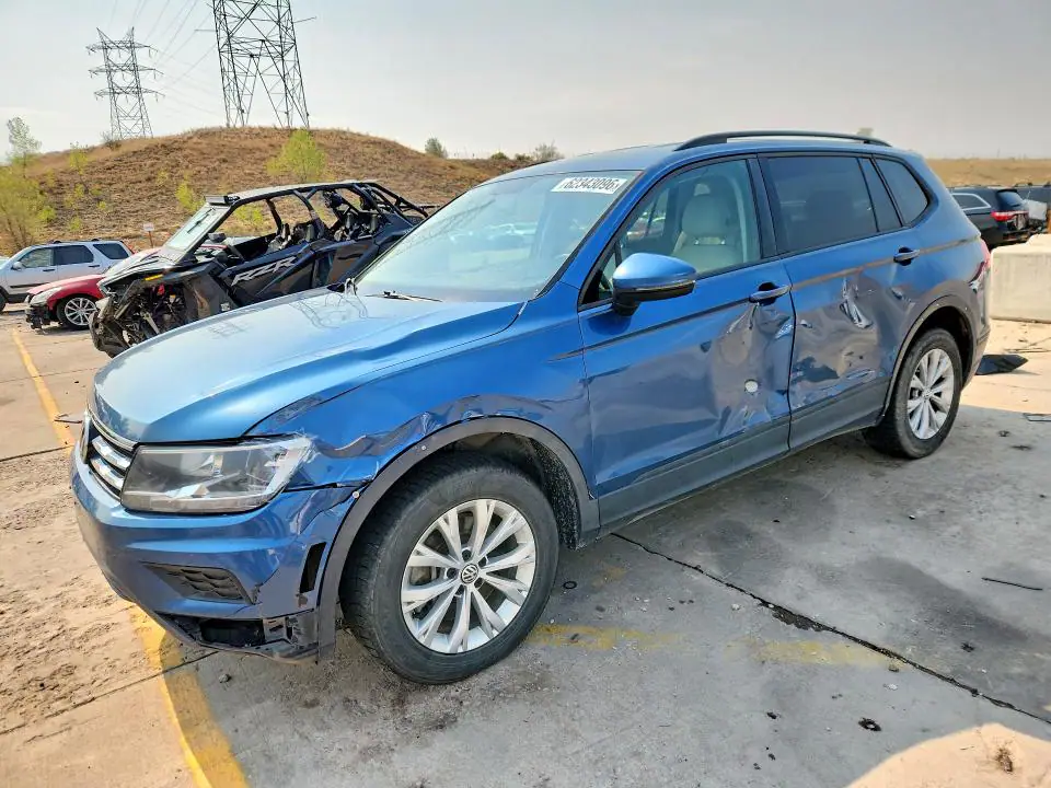 3VV0B7AX2LM110887 Volkswagen Tiguan 2020 — повреждение Боковая часть, фото до ремонта