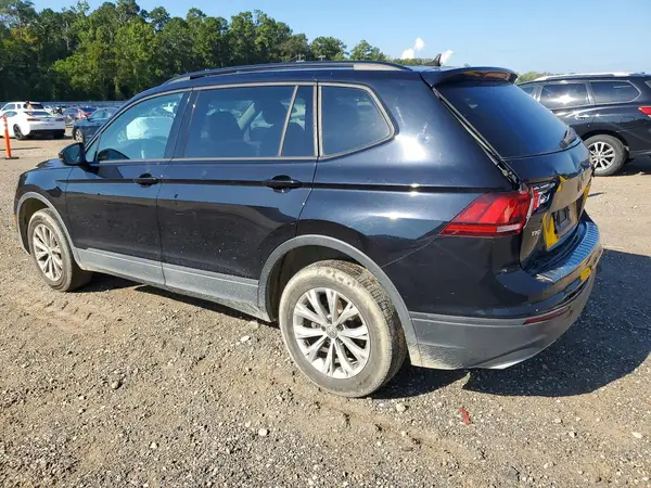 3VV1B7AX4LM132121 — 2020 Volkswagen Tiguan, фото 2 с аукциона Copart, Задняя часть