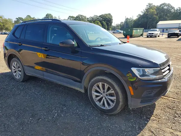 3VV1B7AX4LM132121 — 2020 Volkswagen Tiguan, фото 4 с аукциона Copart, Задняя часть