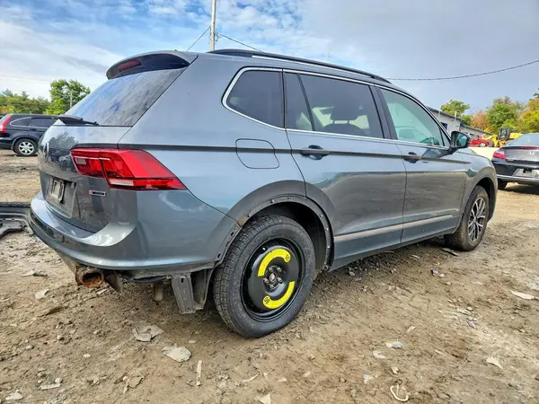 3VV2B7AX7LM002158 — 2020 Volkswagen Tiguan, фото 3 с аукциона Copart, Задняя часть