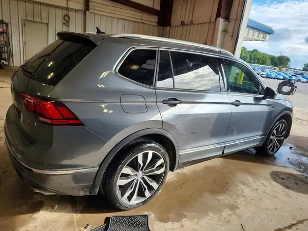 3VV4B7AX0LM131920 — 2020 Volkswagen Tiguan, фото 3 с аукциона Copart, Передняя часть