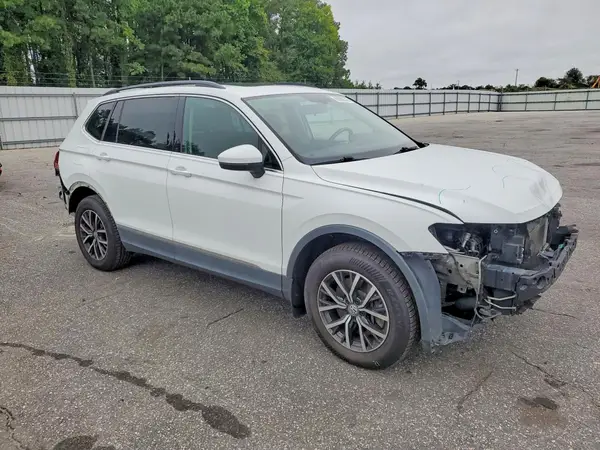 3VV3B7AXXLM130012 — 2020 Volkswagen Tiguan, фото 4 с аукциона Copart 06.10.2026, Передняя часть