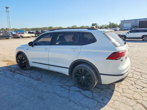 3VV3B7AX5MM091279 — 2021 Volkswagen Tiguan, фото 2 с аукциона Copart, Передняя часть