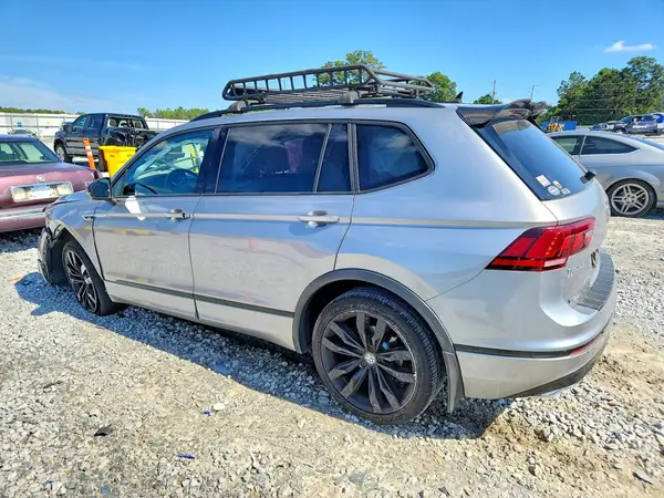 3VV3B7AX5MM101793 — 2021 Volkswagen Tiguan, фото 2 с аукциона Copart, Передняя часть