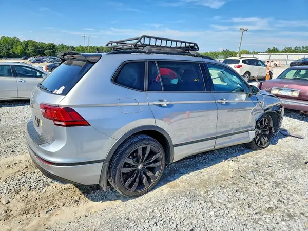 3VV3B7AX5MM101793 — 2021 Volkswagen Tiguan, фото 3 с аукциона Copart, Передняя часть