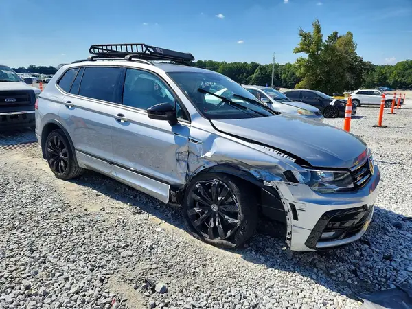 3VV3B7AX5MM101793 — 2021 Volkswagen Tiguan, фото 4 с аукциона Copart, Передняя часть
