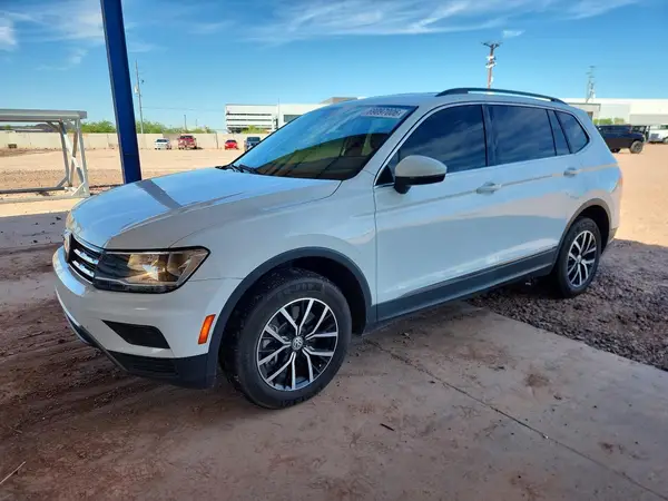 3VV3B7AX0MM139559 — 2021 Volkswagen Tiguan, Град (Hail), фото до ремонта