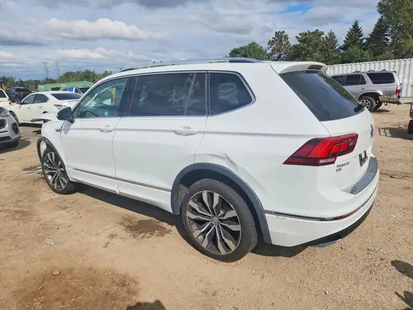 3VV4B7AXXMM030160 — 2021 Volkswagen Tiguan, фото 2 с аукциона Copart, Передняя часть