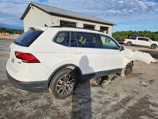 3VV2B7AX8MM146237 — 2021 Volkswagen Tiguan, фото 3 с аукциона Copart, Передняя часть