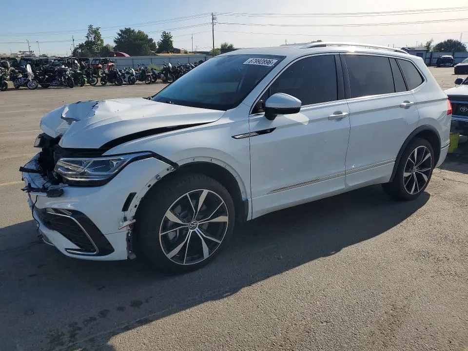 2022 Volkswagen Tiguan VIN 3VV4B7AX3NM138721 фото 1
