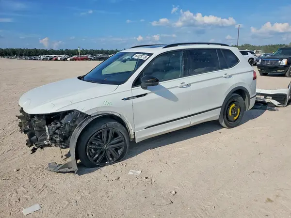 3VV8B7AX5NM029873 — 2022 Volkswagen Tiguan, Передняя часть (Front End), фото до ремонта