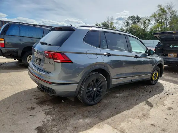 3VV8B7AX1NM061607 — 2022 Volkswagen Tiguan, фото 3 с аукциона Copart, Ходовая часть