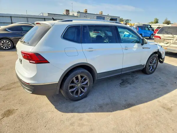 3VV3B7AX6NM177069 — 2022 Volkswagen Tiguan, фото 3 с аукциона Copart, Передняя часть