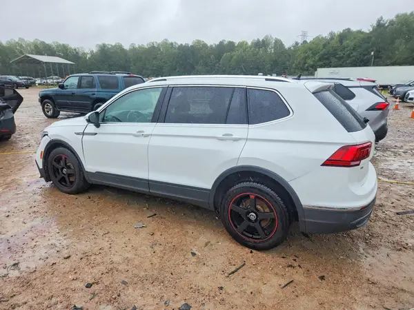3VV2B7AXXNM047940 — 2022 Volkswagen Tiguan, фото 2 с аукциона Copart, Передняя часть