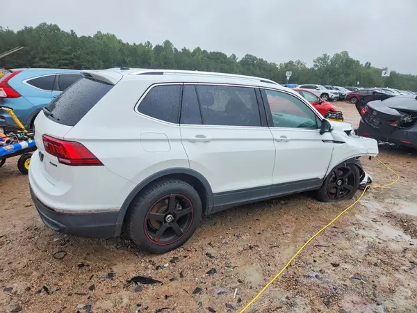 3VV2B7AXXNM047940 — 2022 Volkswagen Tiguan, фото 3 с аукциона Copart, Передняя часть