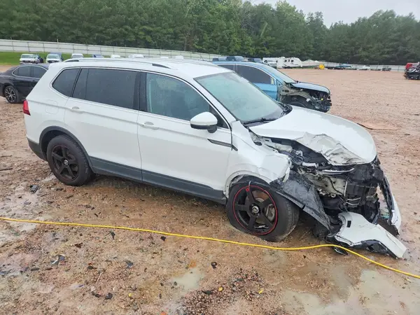3VV2B7AXXNM047940 — 2022 Volkswagen Tiguan, фото 4 с аукциона Copart, Передняя часть