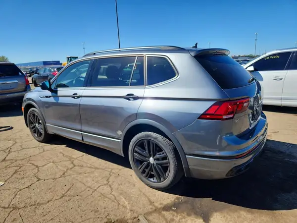 3VV8B7AX1NM054981 — 2022 Volkswagen Tiguan, фото 2 с аукциона Copart, Передняя часть