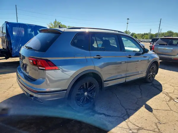 3VV8B7AX1NM054981 — 2022 Volkswagen Tiguan, фото 3 с аукциона Copart, Передняя часть