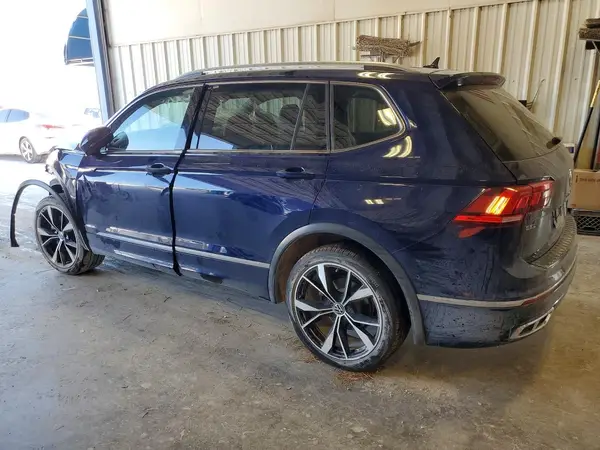 3VV4B7AX4PM074398 — 2023 Volkswagen Tiguan, фото 2 с аукциона Copart, Передняя часть