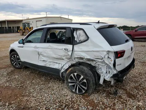 2024 Volkswagen Tiguan VIN 3VVRB7AX2RM177621 фото 2