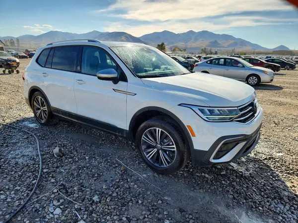 3VVAB7AX3RM221252 — 2024 Volkswagen Tiguan, фото 4 с аукциона Copart, Боковая часть