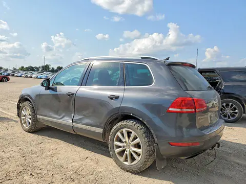 2014 Volkswagen Touareg VIN WVGEP9BP3ED013157 фото 2