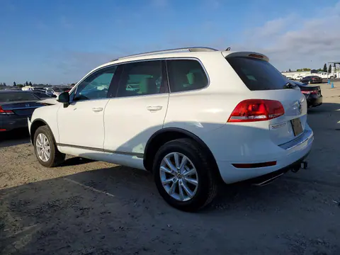 2014 Volkswagen Touareg VIN WVGEP9BP1ED007101 фото 2