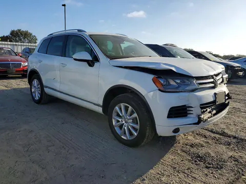 2014 Volkswagen Touareg VIN WVGEP9BP1ED007101 фото 4
