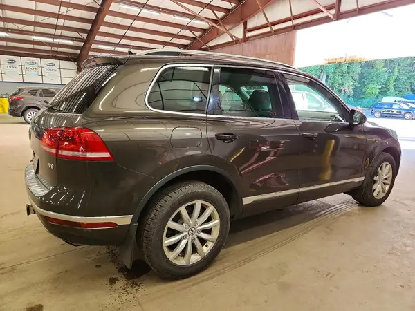 WVGEF9BP9GD011628 — 2016 Volkswagen Touareg, фото 3 с аукциона Copart, Мелкие вмятины и царапины