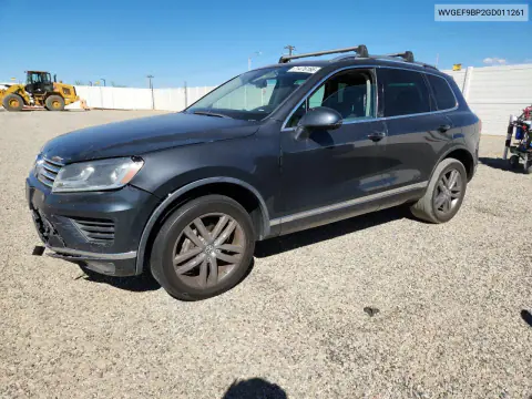 WVGEF9BP2GD011261 — 2016 Volkswagen Touareg, Передняя часть, фото до ремонта