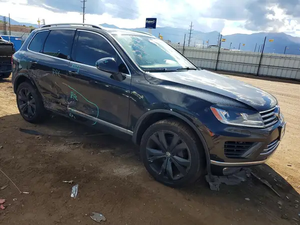WVGRF7BPXHD006476 — 2017 Volkswagen Touareg, фото 4 с аукциона Copart, Боковая часть