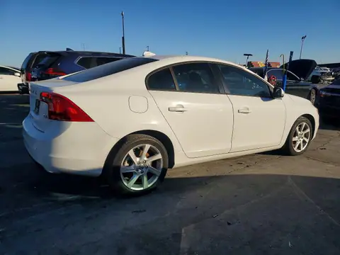 YV1612FS9E2294614 — 2014 Volvo S60 T5, фото 3 с аукциона Copart 14.10.2026, Мелкие вмятины и царапины