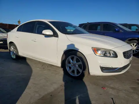 YV1612FS9E2294614 — 2014 Volvo S60 T5, фото 4 с аукциона Copart 14.10.2026, Мелкие вмятины и царапины