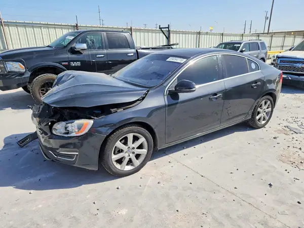 YV126MFK7G2401738 — 2016 Volvo S60, Передняя часть (Front End), фото до ремонта