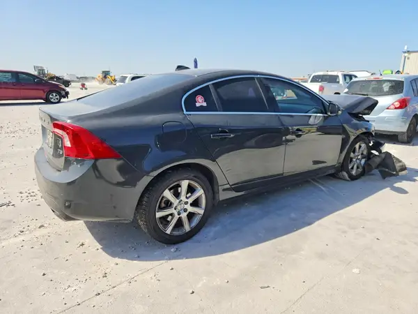 YV126MFK7G2401738 — 2016 Volvo S60, фото 3 с аукциона Copart, Передняя часть