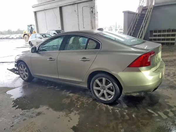 YV126MFK1G2411858 — 2016 Volvo S60, фото 2 с аукциона Copart, Передняя часть