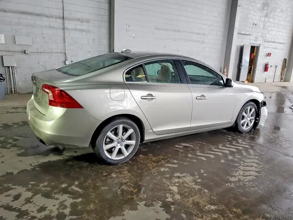YV126MFK1G2411858 — 2016 Volvo S60, фото 3 с аукциона Copart, Передняя часть