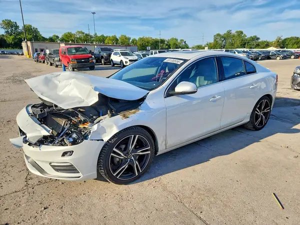 YV149MTS5H2422142 — 2017 Volvo S60, Передняя часть (Front End), фото до ремонта