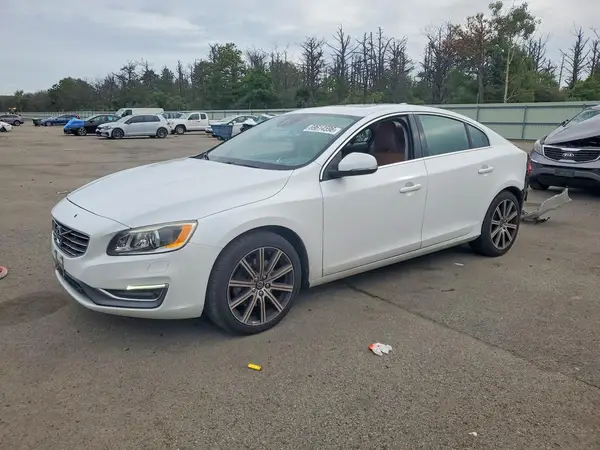 LYV402TM4HB153085 — 2017 Volvo S60, Задняя часть (Rear End), фото до ремонта