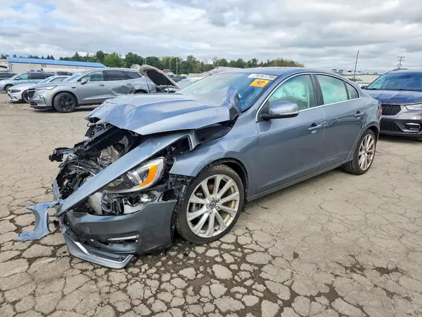LYV402HK9HB145488 — 2017 Volvo S60, Передняя часть (Front End), фото до ремонта