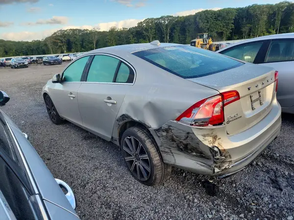 LYV402TK0JB172415 — 2018 Volvo S60, фото 2 с аукциона Copart, Боковая часть