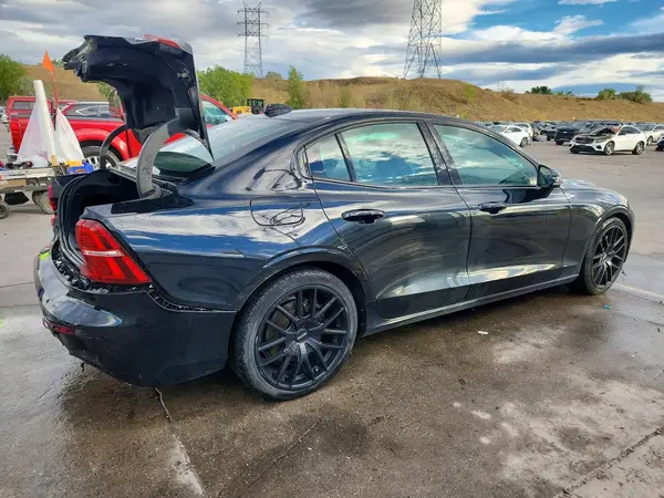 7JRA22TMXKG007106 — 2019 Volvo S60, фото 3 с аукциона Copart, Задняя часть