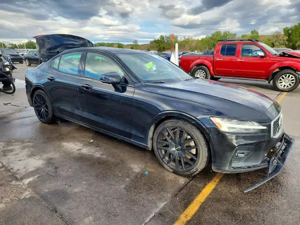 7JRA22TMXKG007106 — 2019 Volvo S60, фото 4 с аукциона Copart, Задняя часть