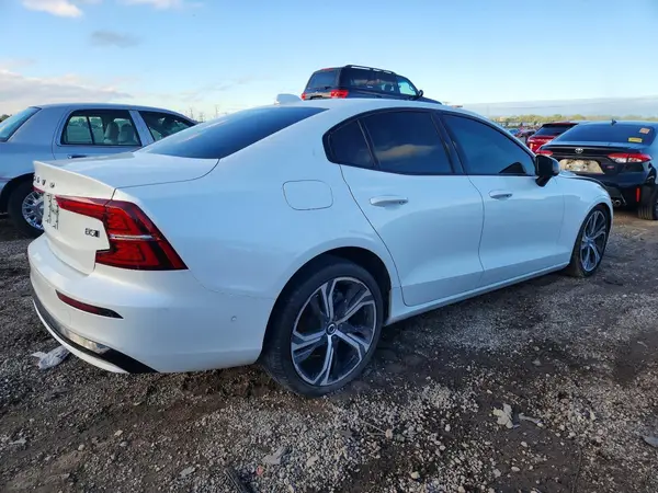 7JRL12TL4RG304997 — 2024 Volvo S60, фото 3 с аукциона Copart 13.10.2026, Передняя часть