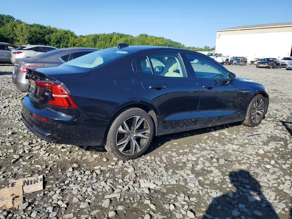 7JRL12FJ0SG368941 — 2025 Volvo S60, фото 3 с аукциона Copart 12.10.2026, Передняя часть
