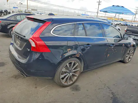 YV140MEK2F1242384 — 2015 Volvo V60, фото 3 с аукциона Copart 30.09.2026, Передняя часть