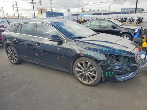YV140MEK2F1242384 — 2015 Volvo V60, фото 4 с аукциона Copart 30.09.2026, Передняя часть