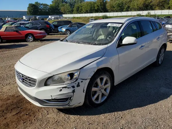 YV140MEK7G1292179 — 2016 Volvo V60, Передняя часть (Front End), фото до ремонта
