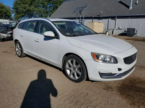 YV140MEK7G1292179 — 2016 Volvo V60, фото 4 с аукциона Copart 14.10.2026, Передняя часть